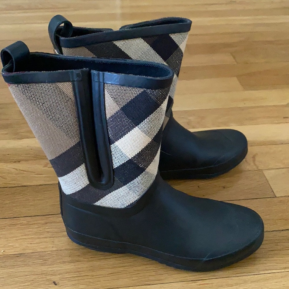 Burberry Size 5 Rain Boots
